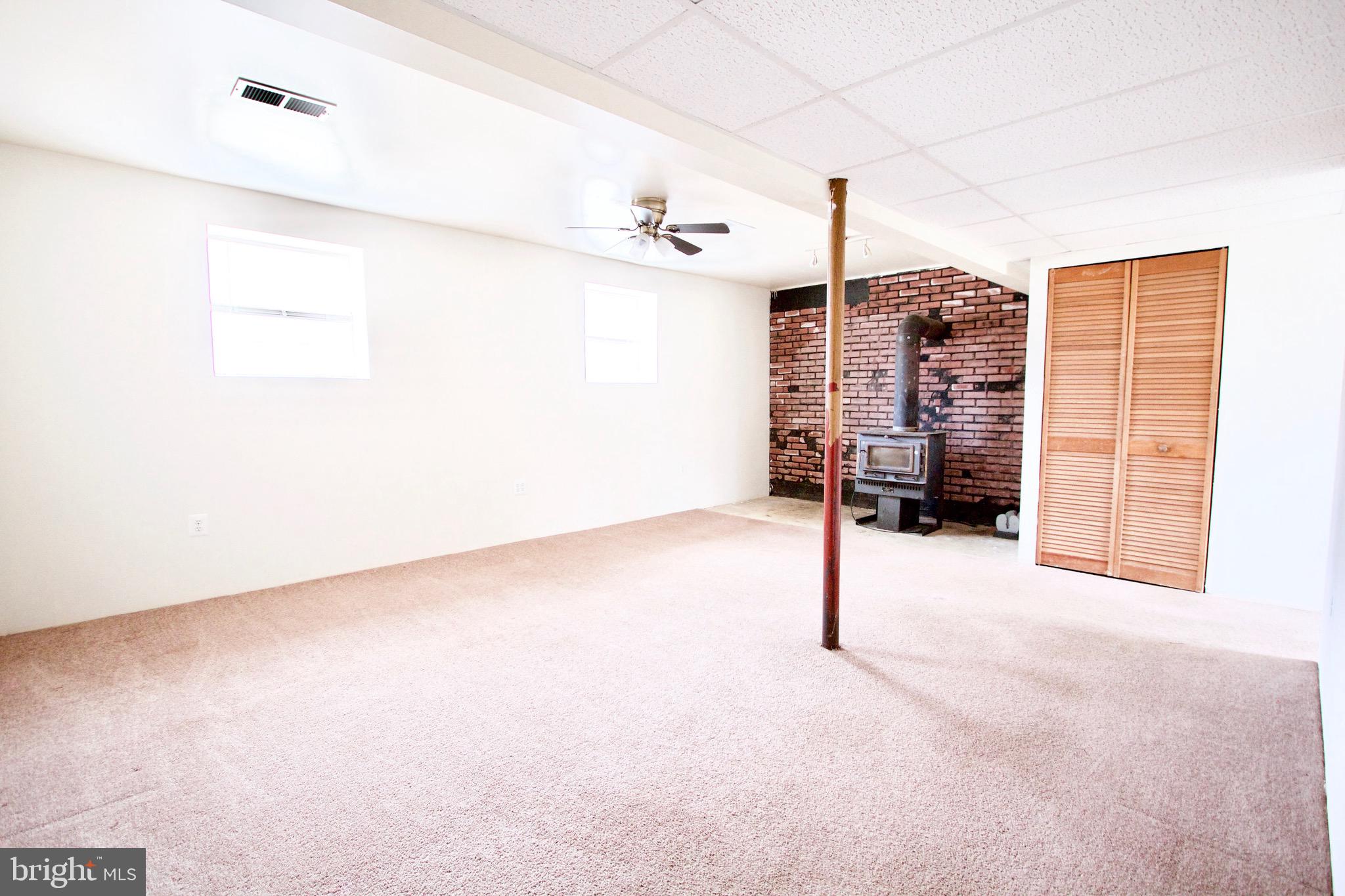 BEVERLY ESTATES - Residential Lease