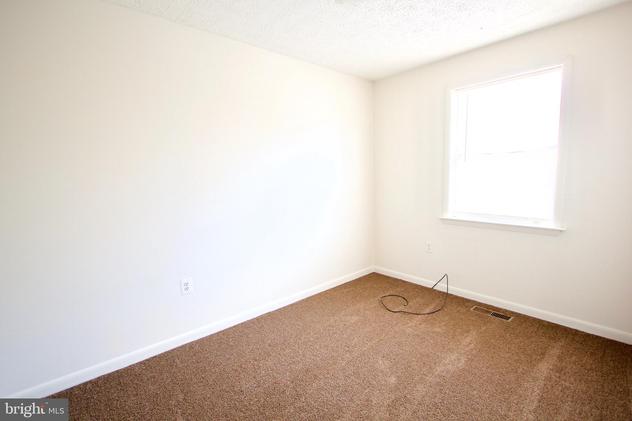 BEVERLY ESTATES - Residential Lease