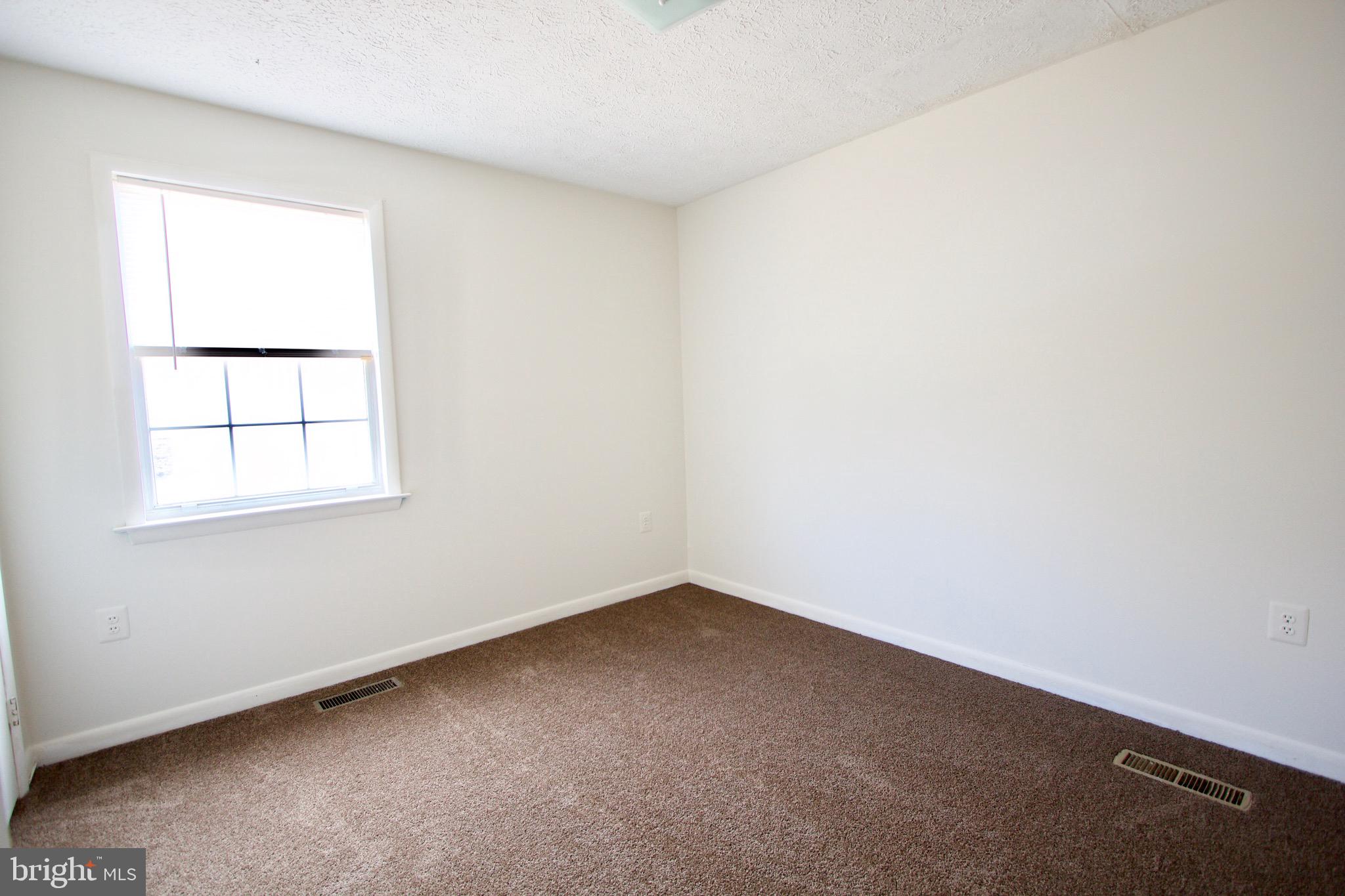 BEVERLY ESTATES - Residential Lease