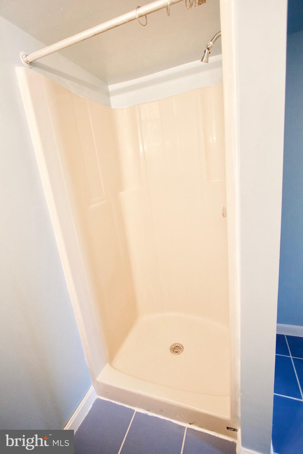 BEVERLY ESTATES - Residential Lease