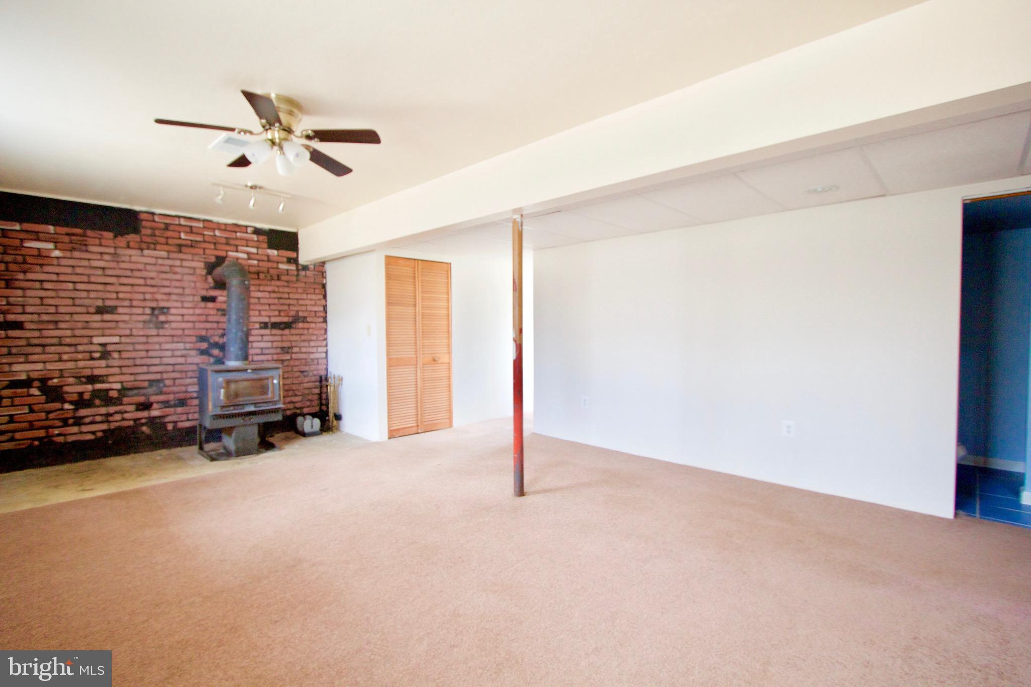 BEVERLY ESTATES - Residential Lease