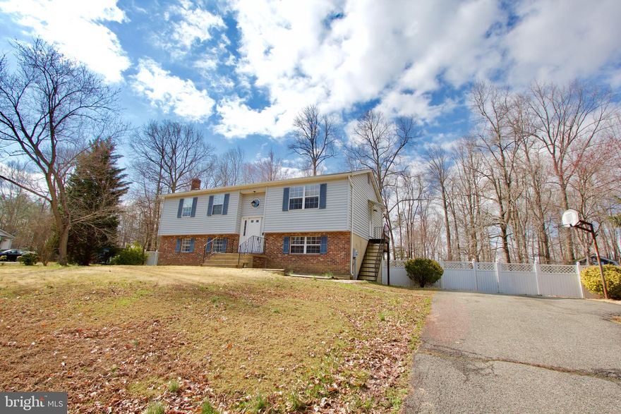 We have just had this professionally cleaned for you! Brand new washer and dryer just installed.  Windows upstairs will be replaced.  Beautiful fenced in back yard with a large storage shed to store your lawn equipment.  Pets are case by case with pet deposit.  Enjoy the large back deck overlooking your large fenced in back yard, complete with a patio beneath decking.