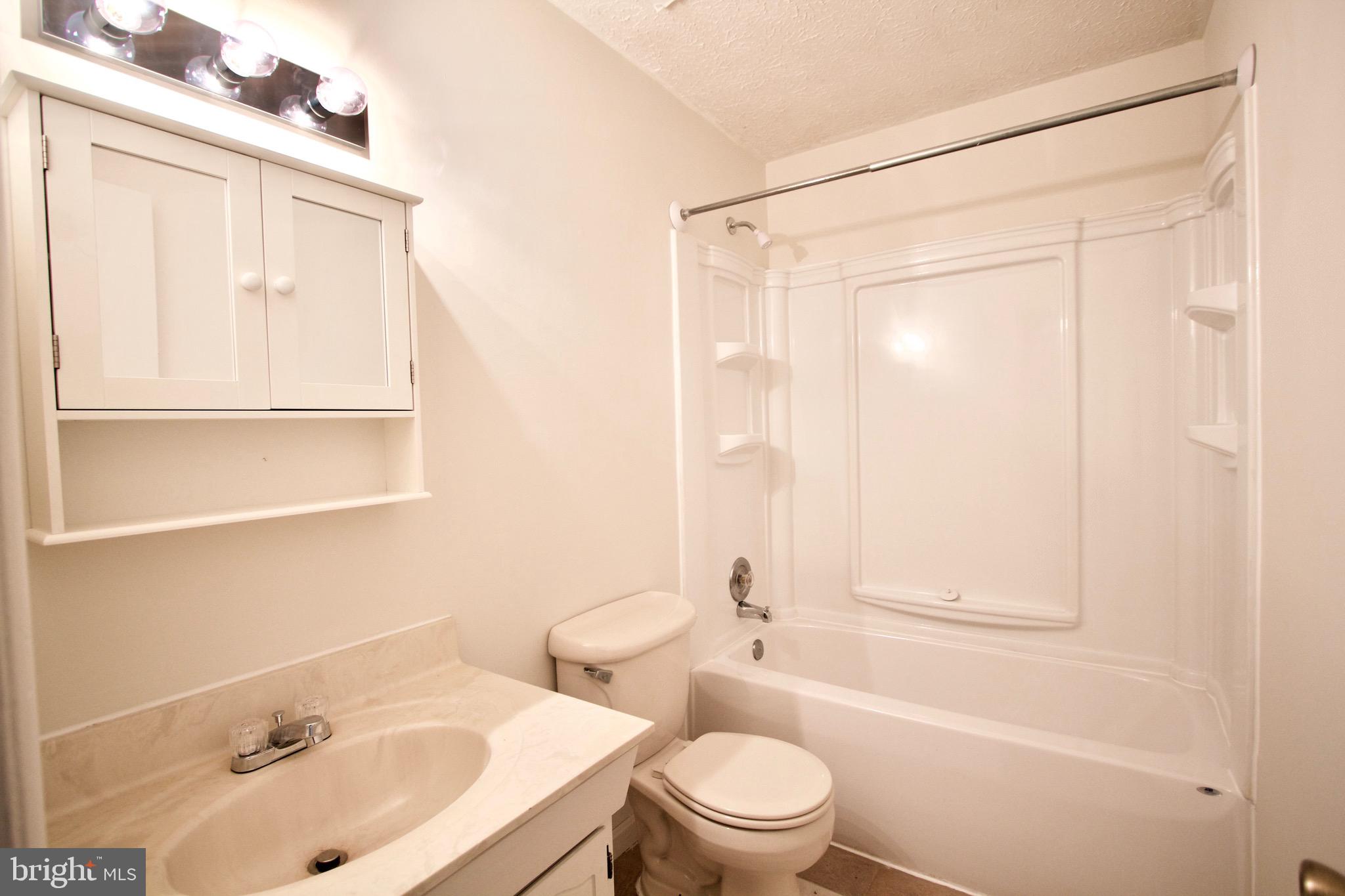 BEVERLY ESTATES - Residential Lease