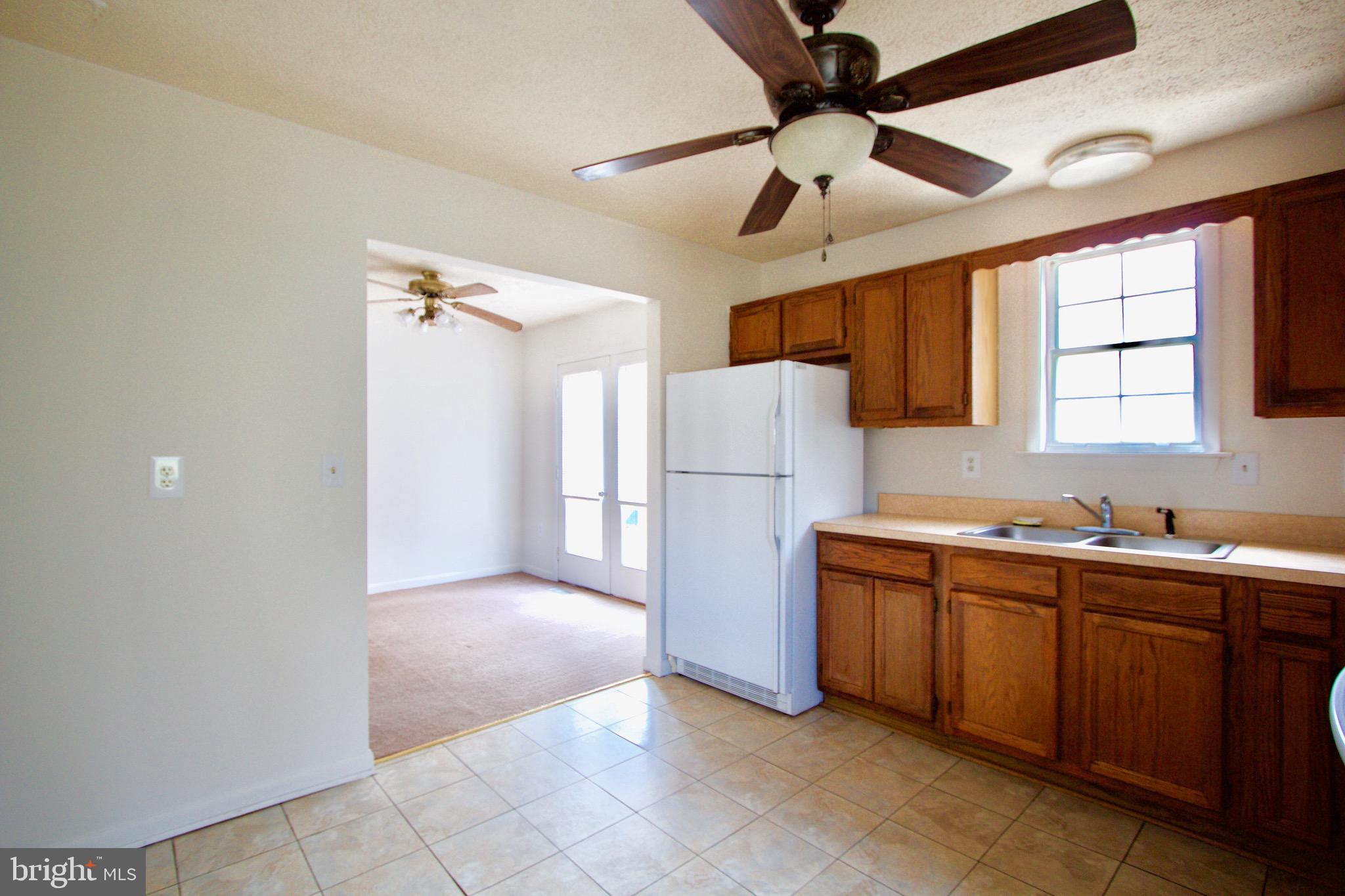 BEVERLY ESTATES - Residential Lease