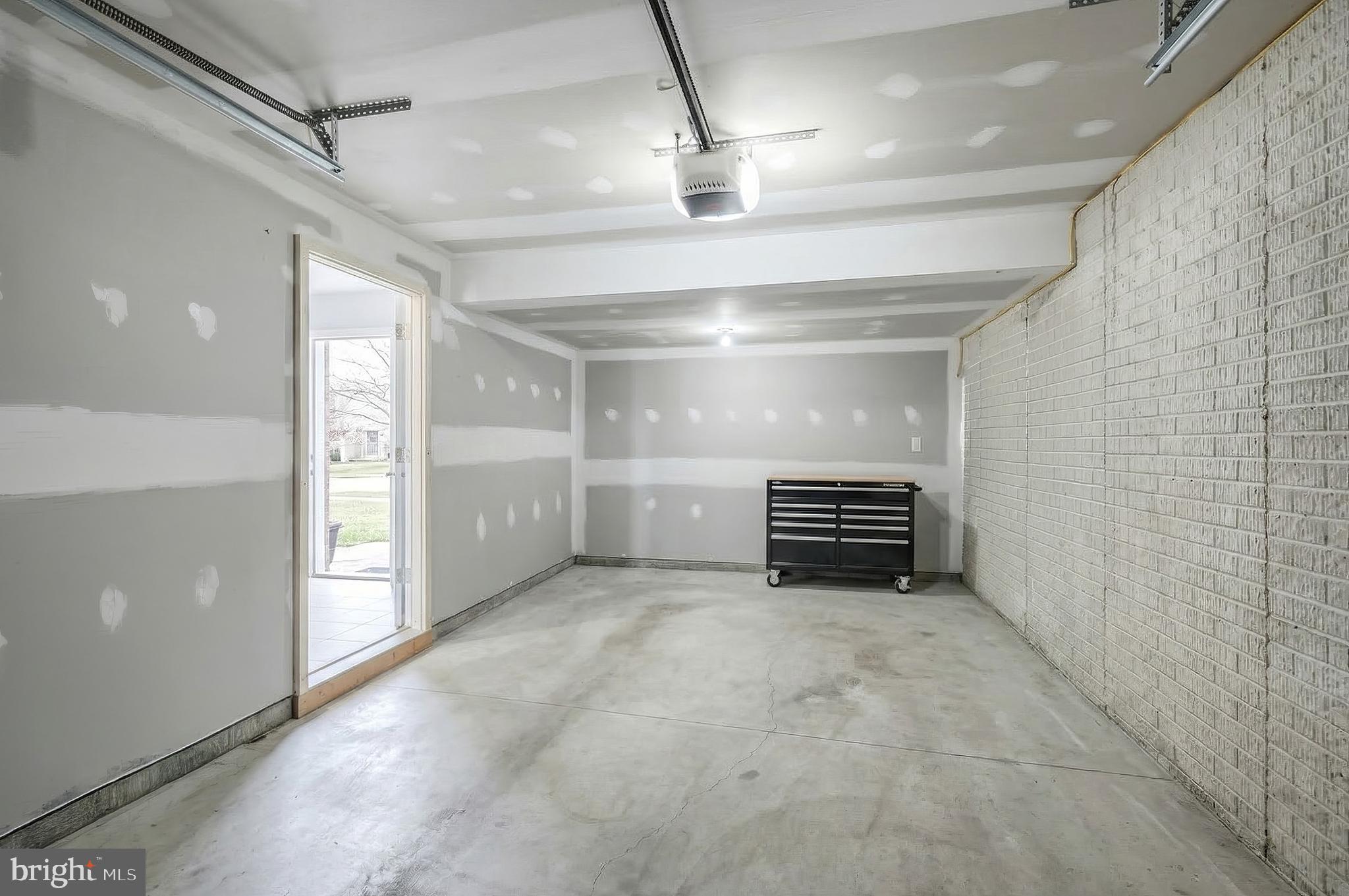 JACKSON HEIGHTS - Residential