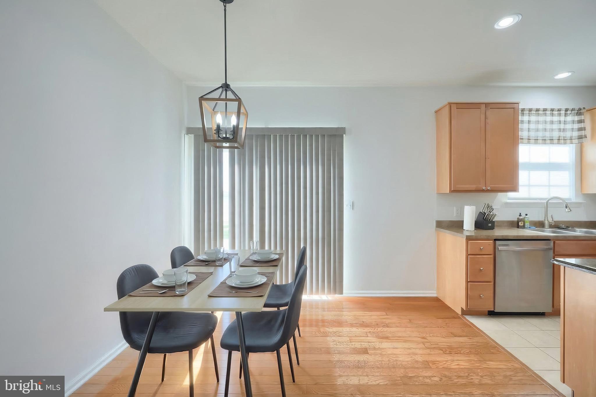 JACKSON HEIGHTS - Residential