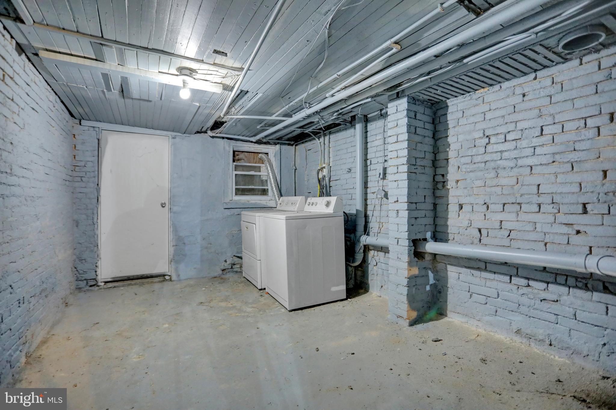 UPTON - Residential Lease