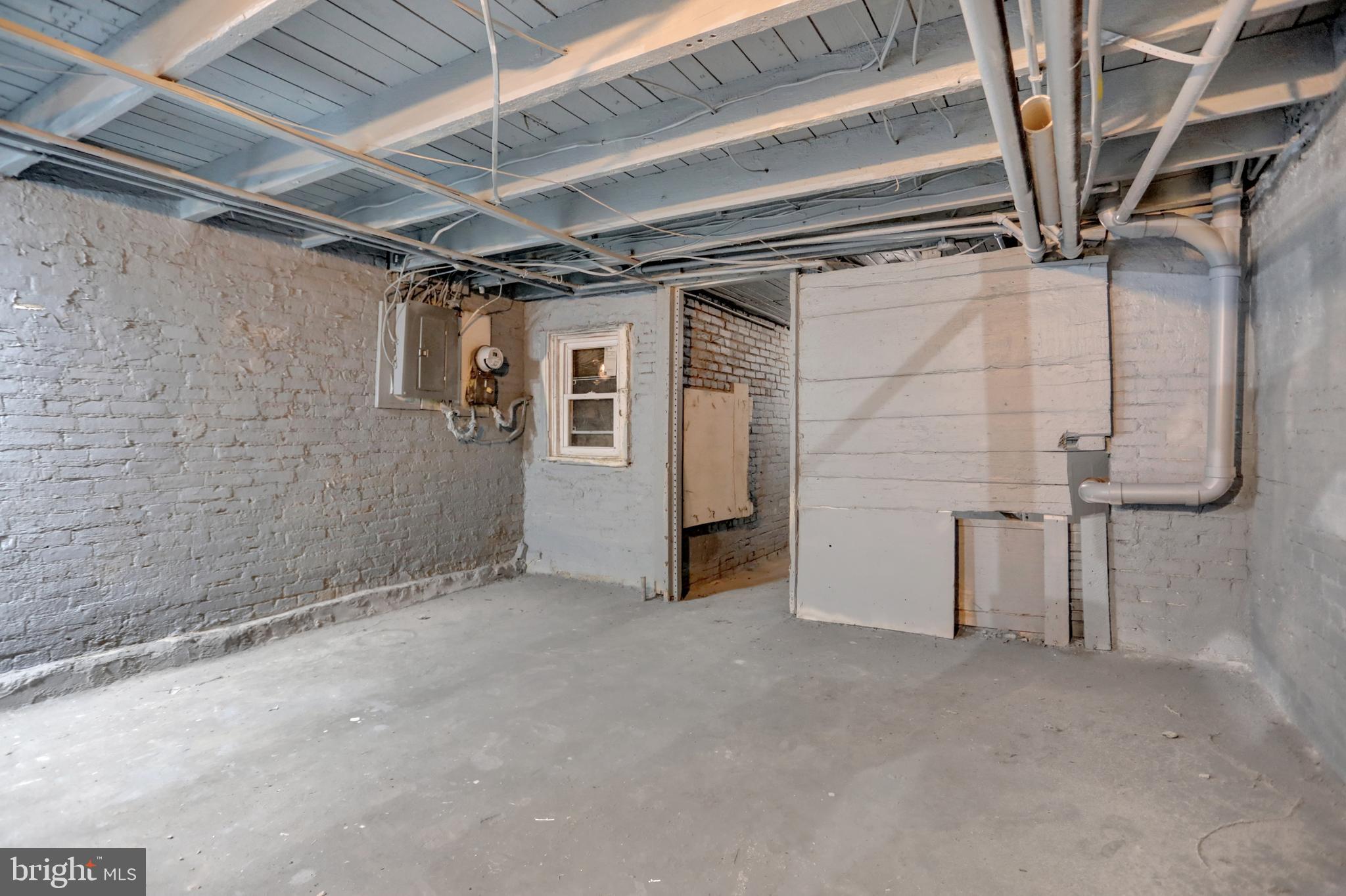 UPTON - Residential Lease