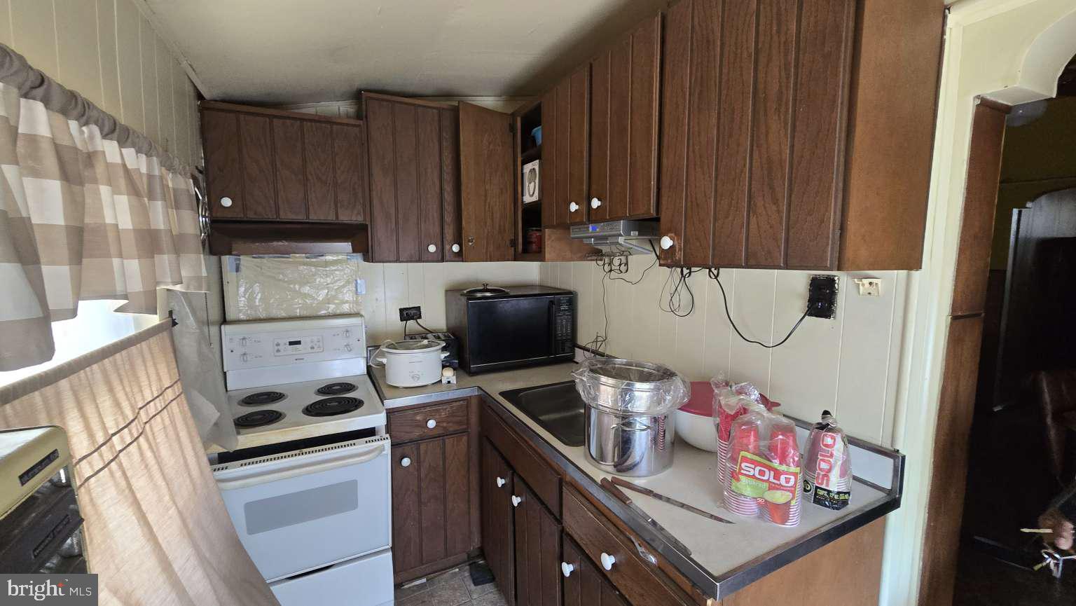 4032 N FAIRHILL STREET