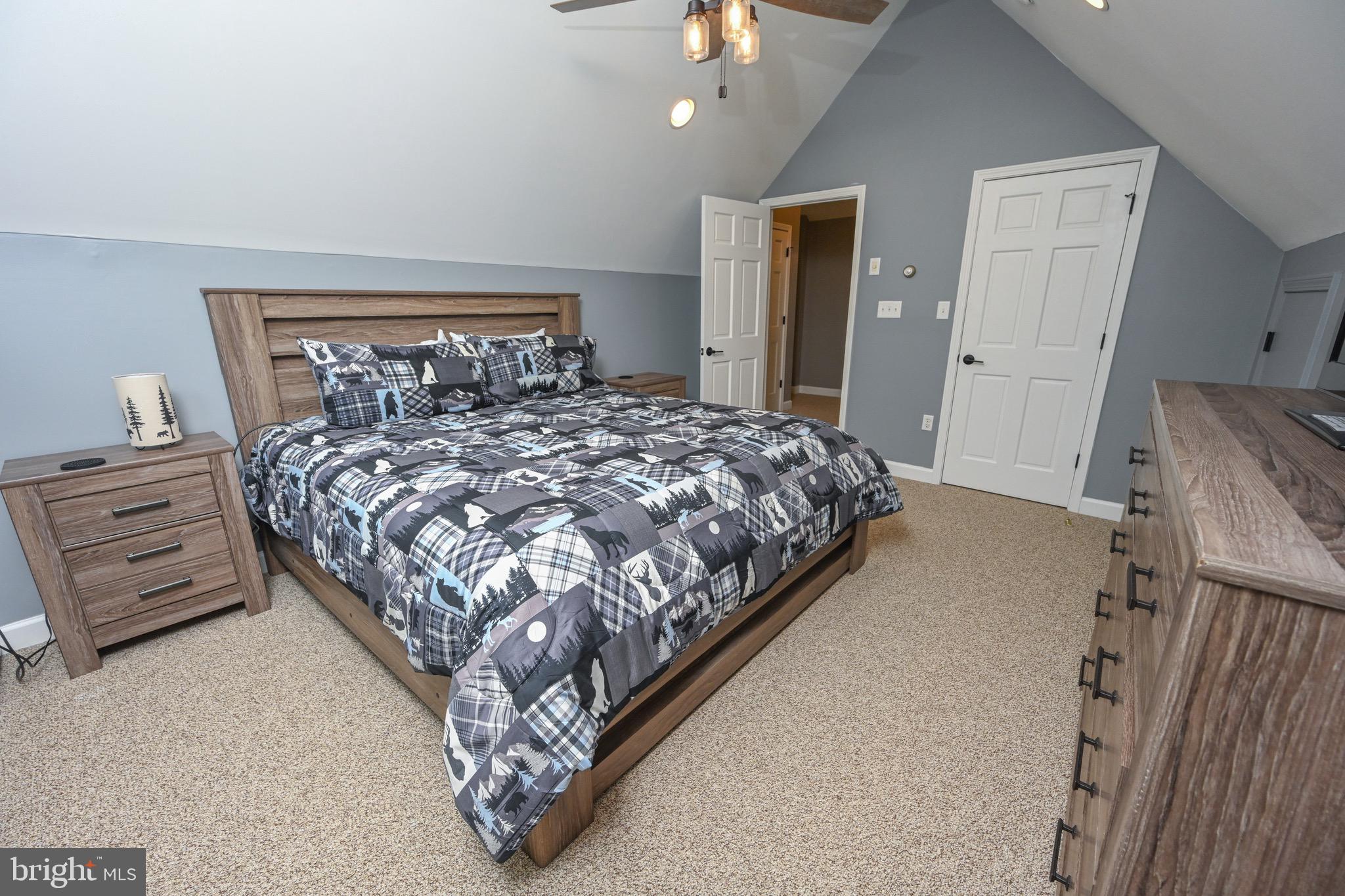 LAKE FOREST - Residential