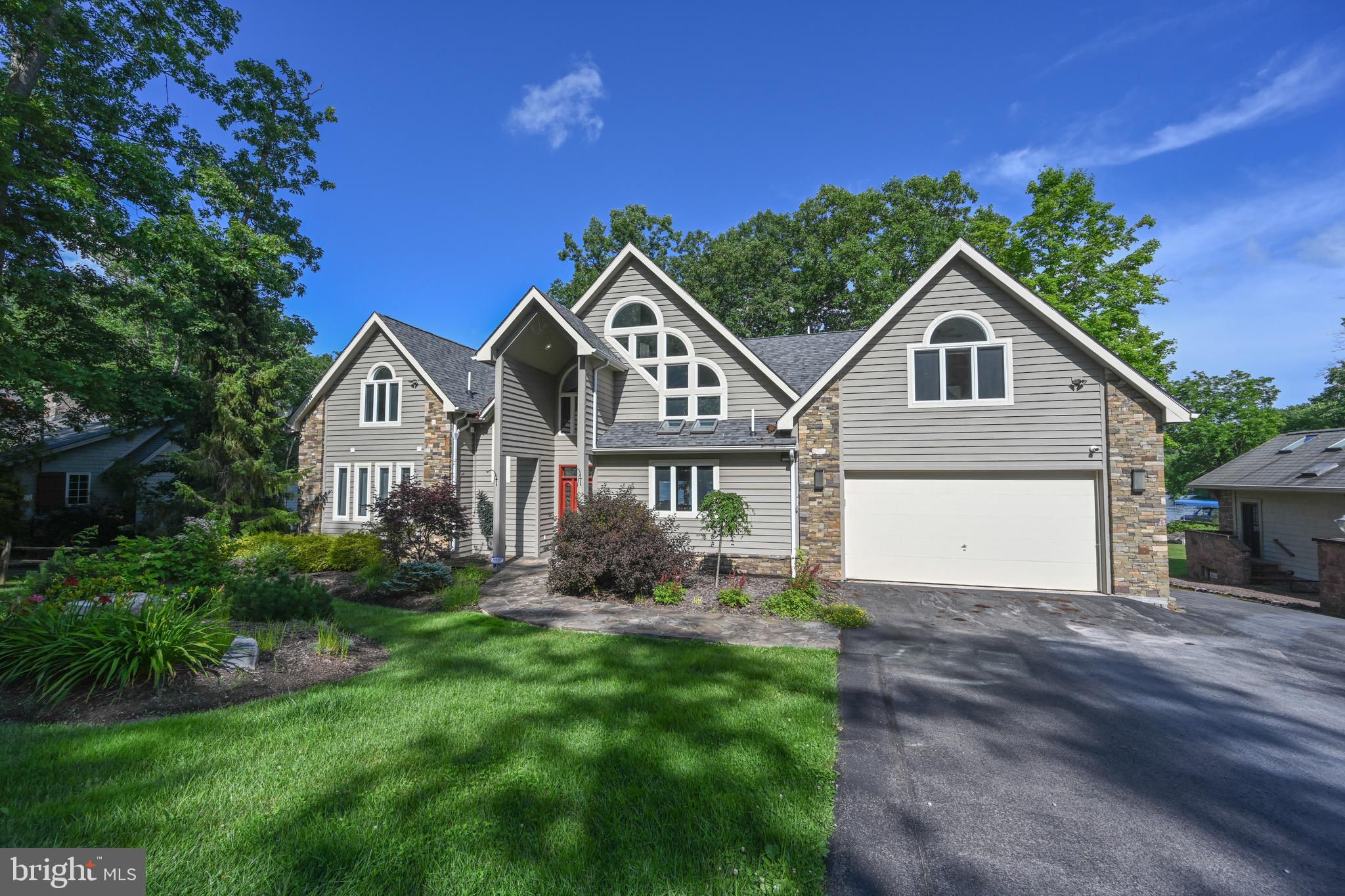 LAKE FOREST - Residential