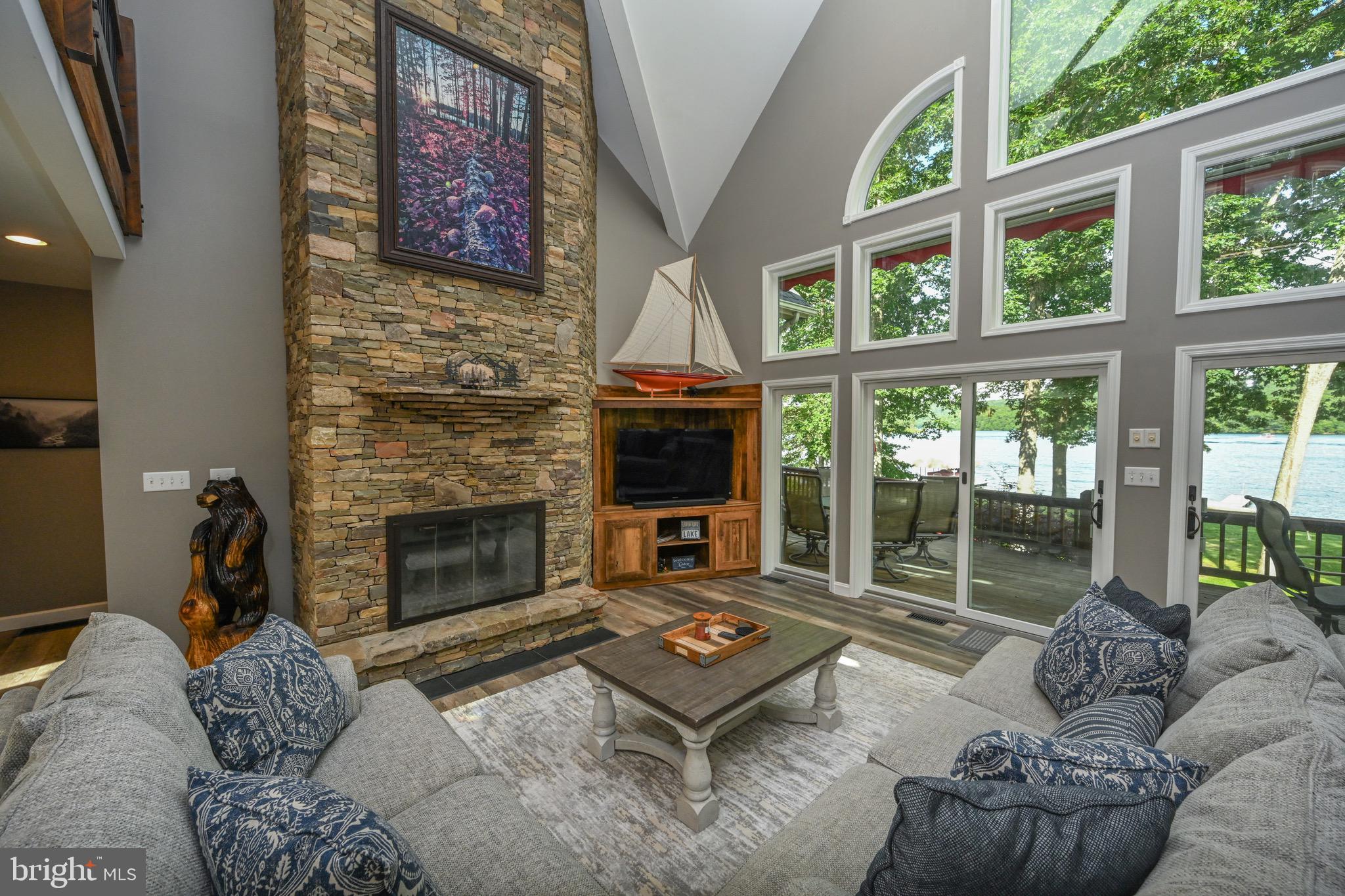 LAKE FOREST - Residential