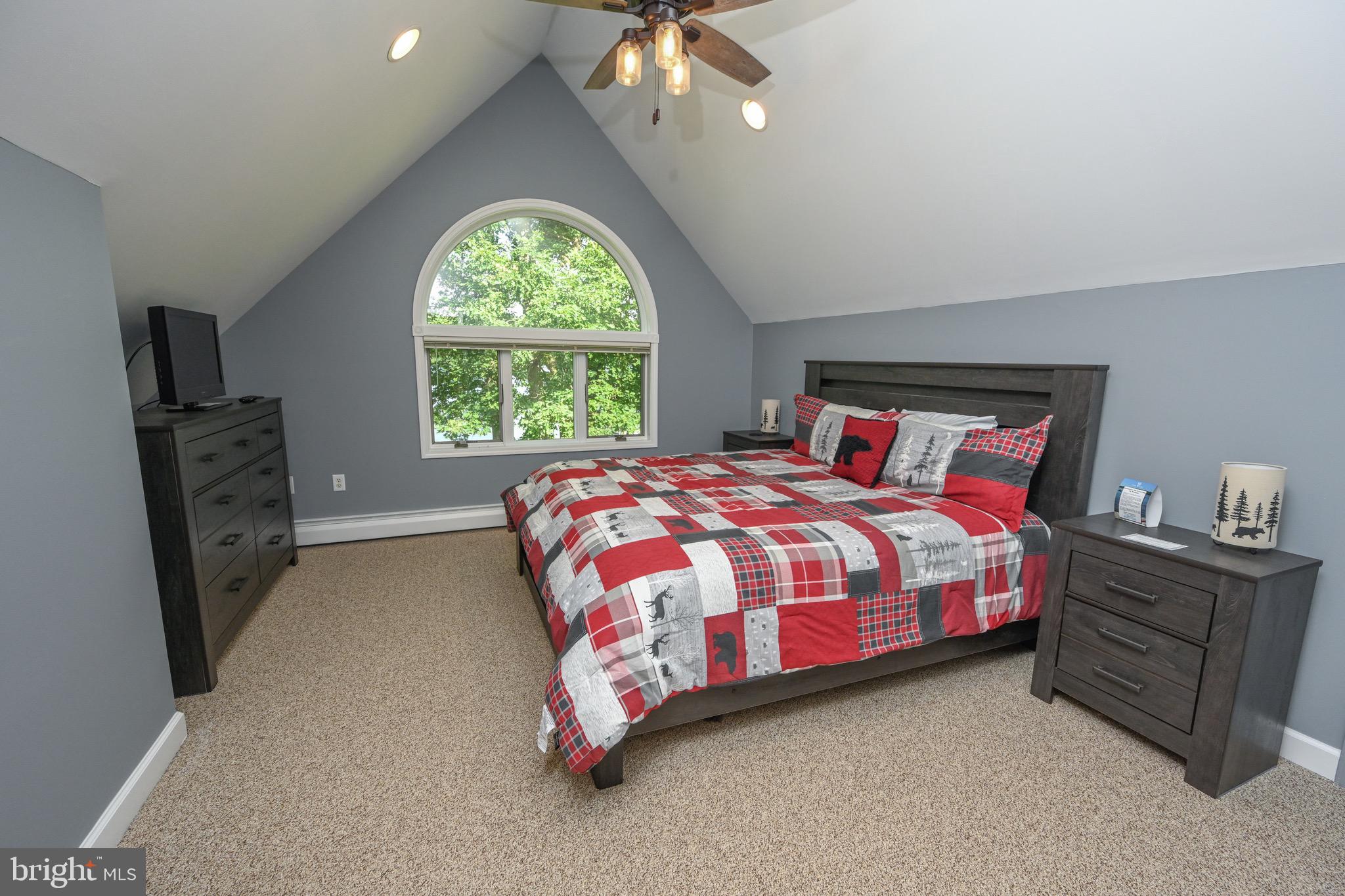 LAKE FOREST - Residential