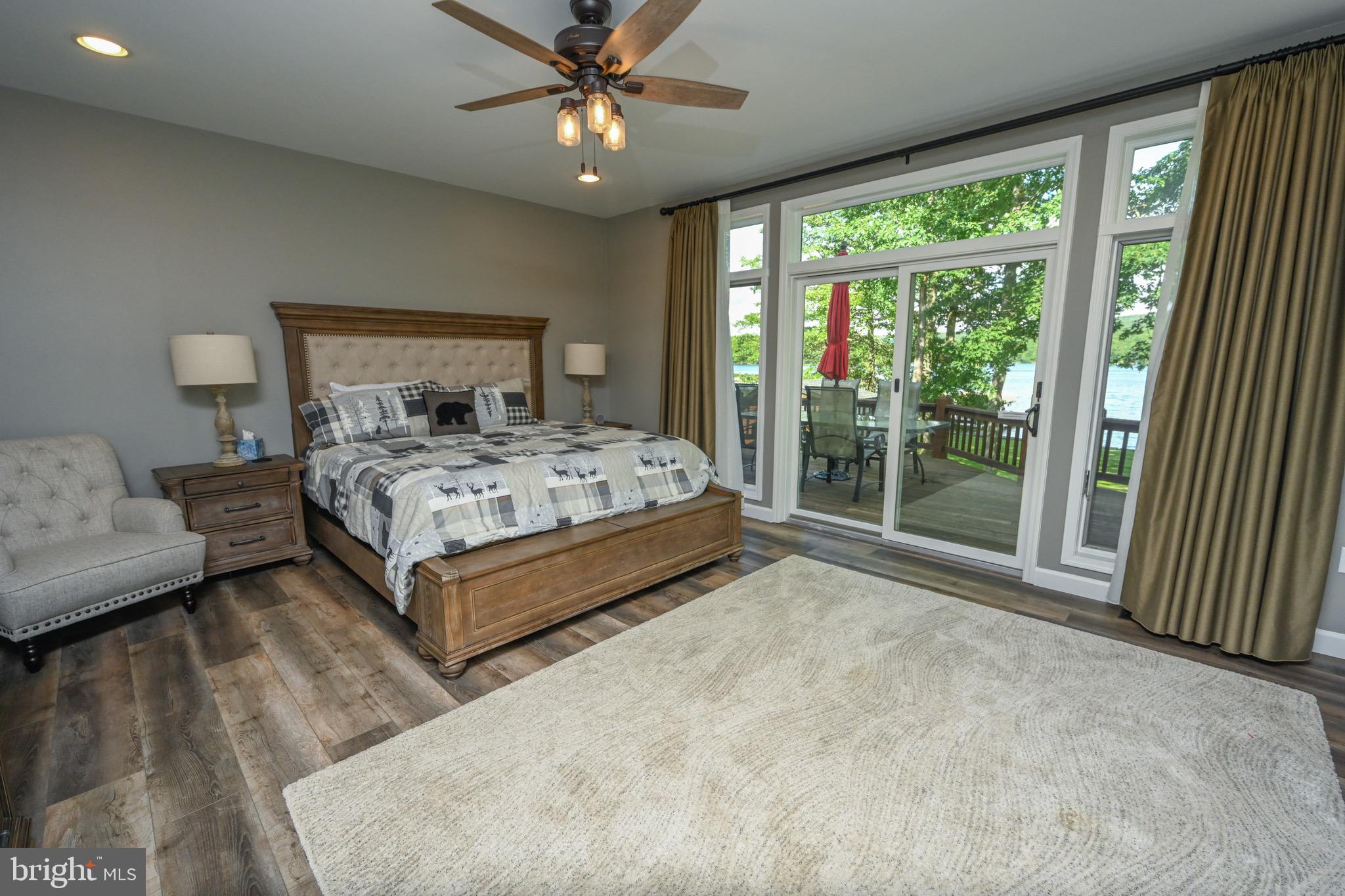 LAKE FOREST - Residential