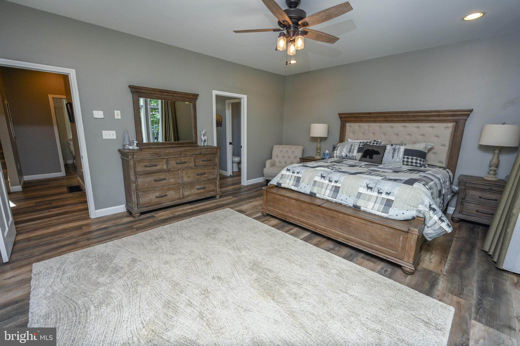 LAKE FOREST - Residential