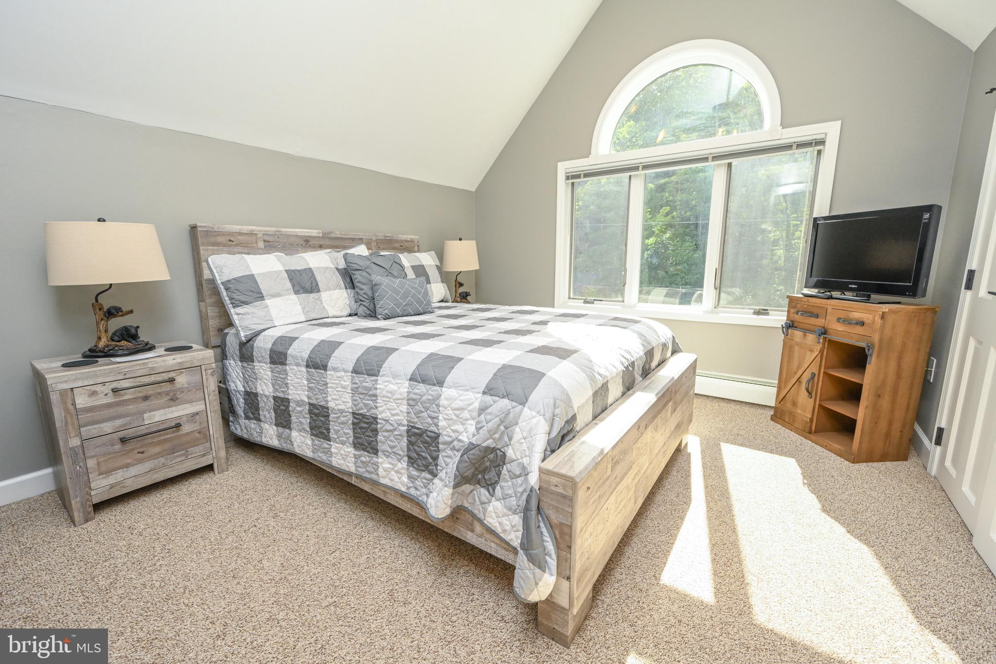 LAKE FOREST - Residential