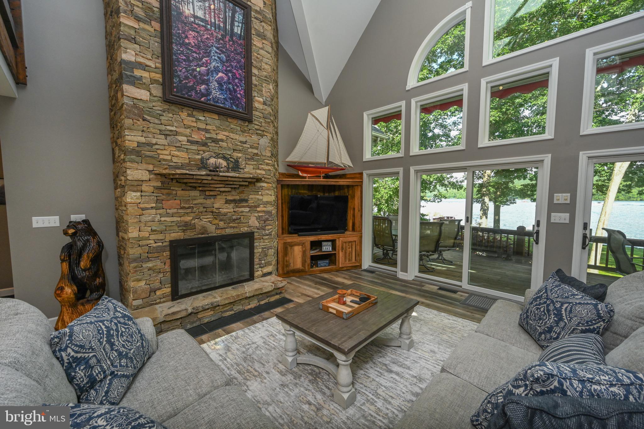 LAKE FOREST - Residential