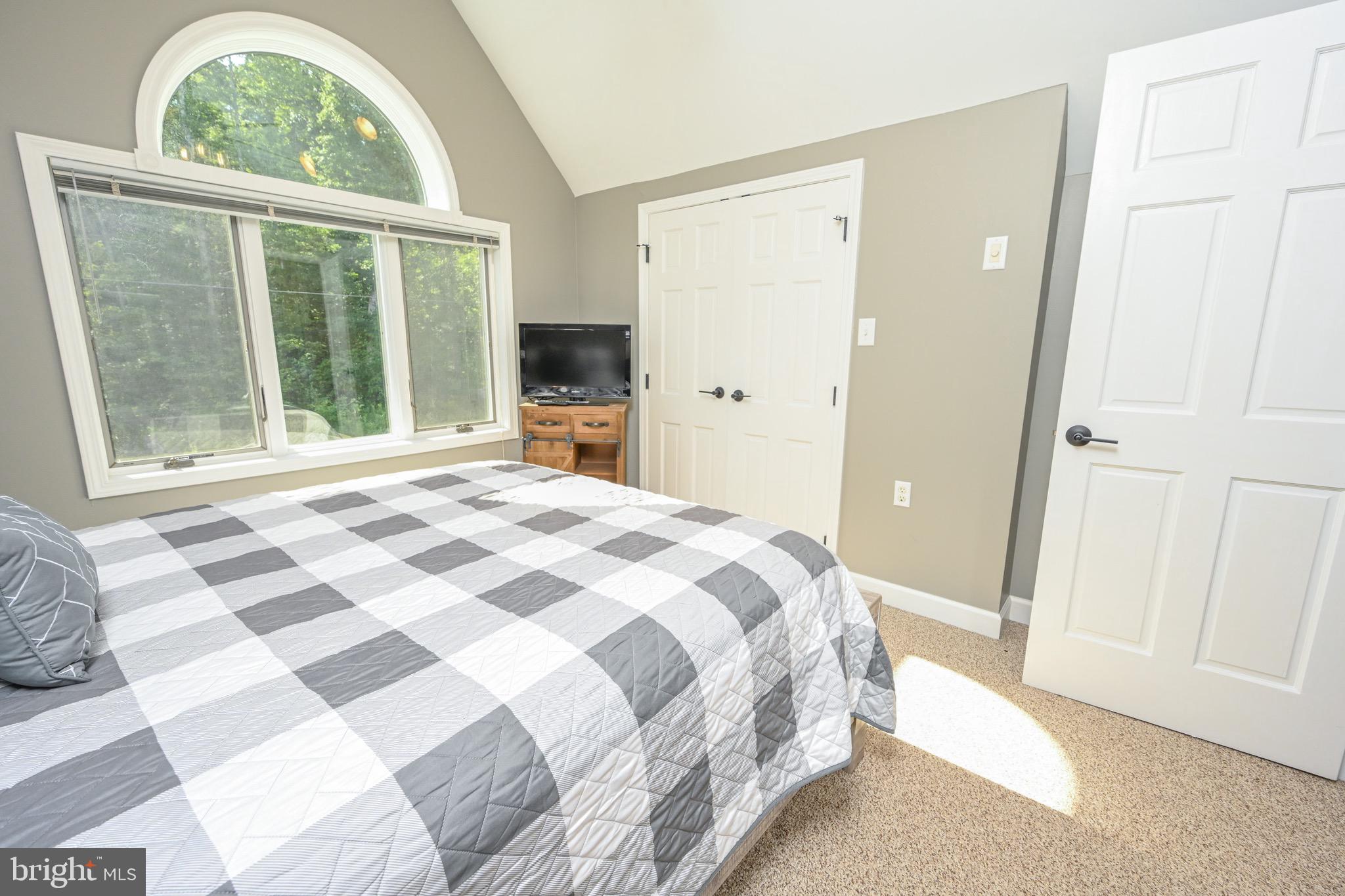 LAKE FOREST - Residential