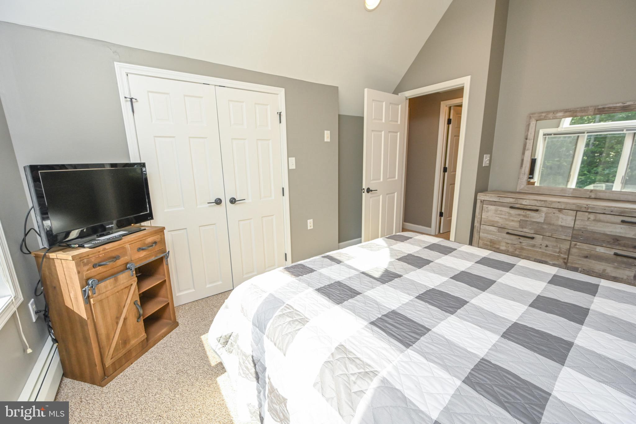 LAKE FOREST - Residential