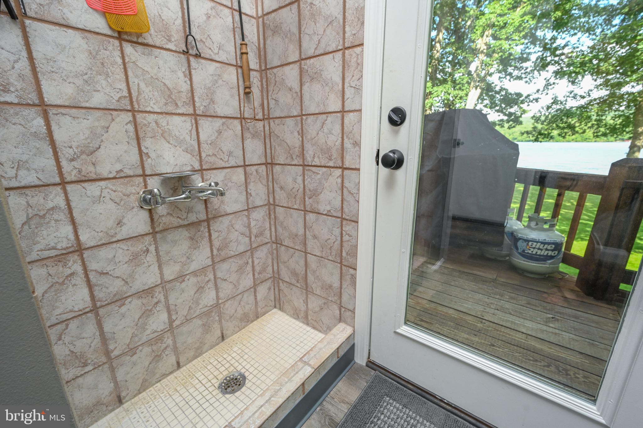 LAKE FOREST - Residential