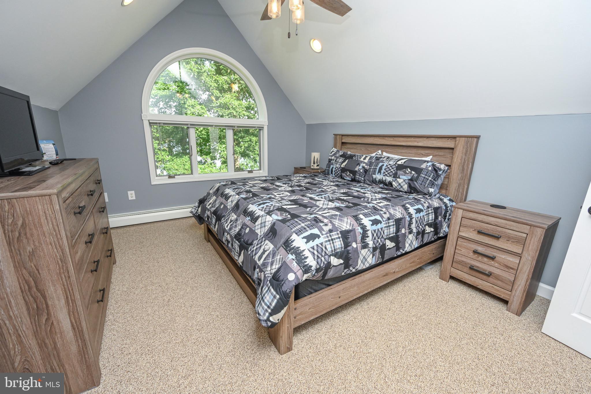 LAKE FOREST - Residential