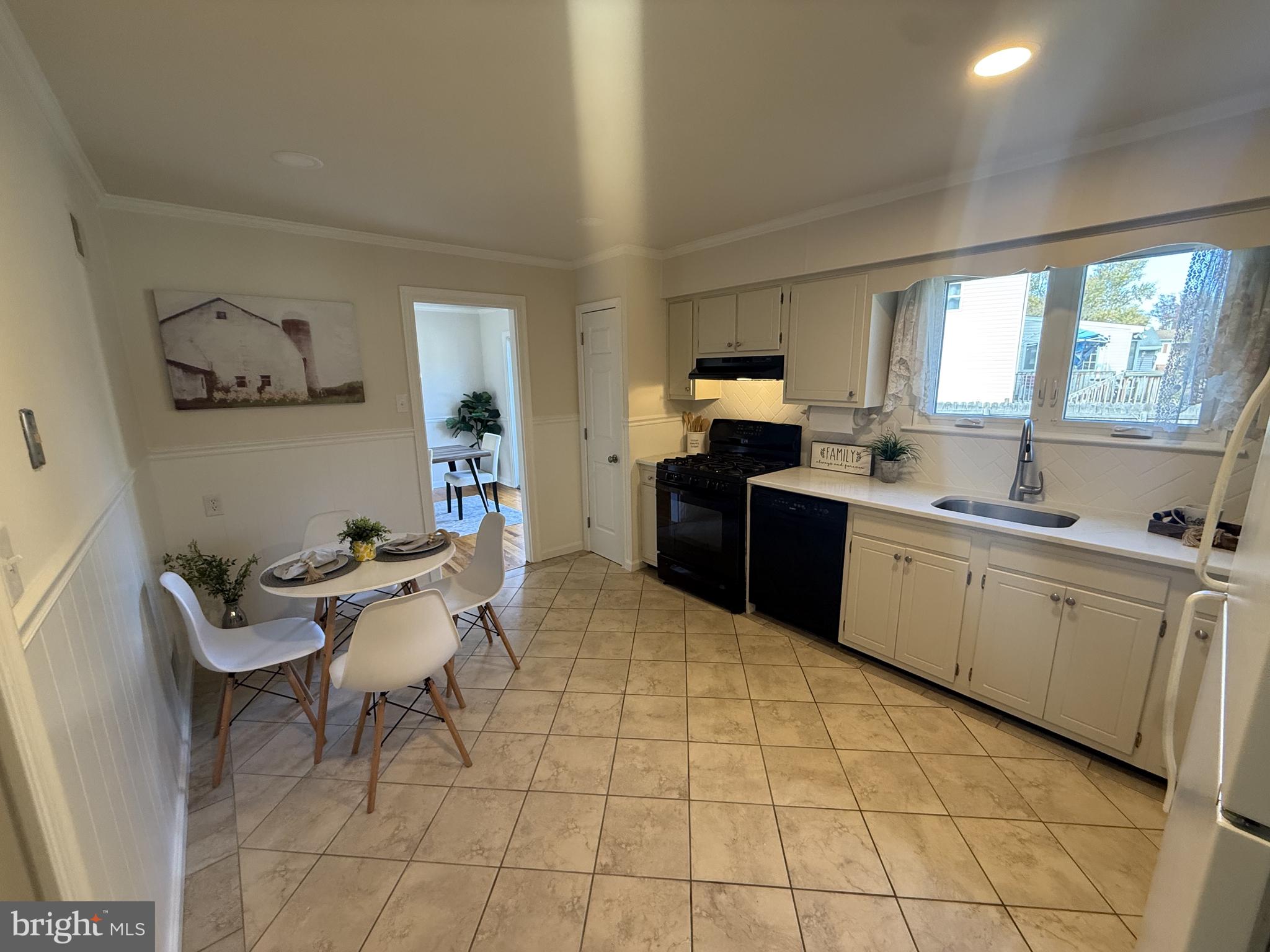 HICKORY HILLS - Residential