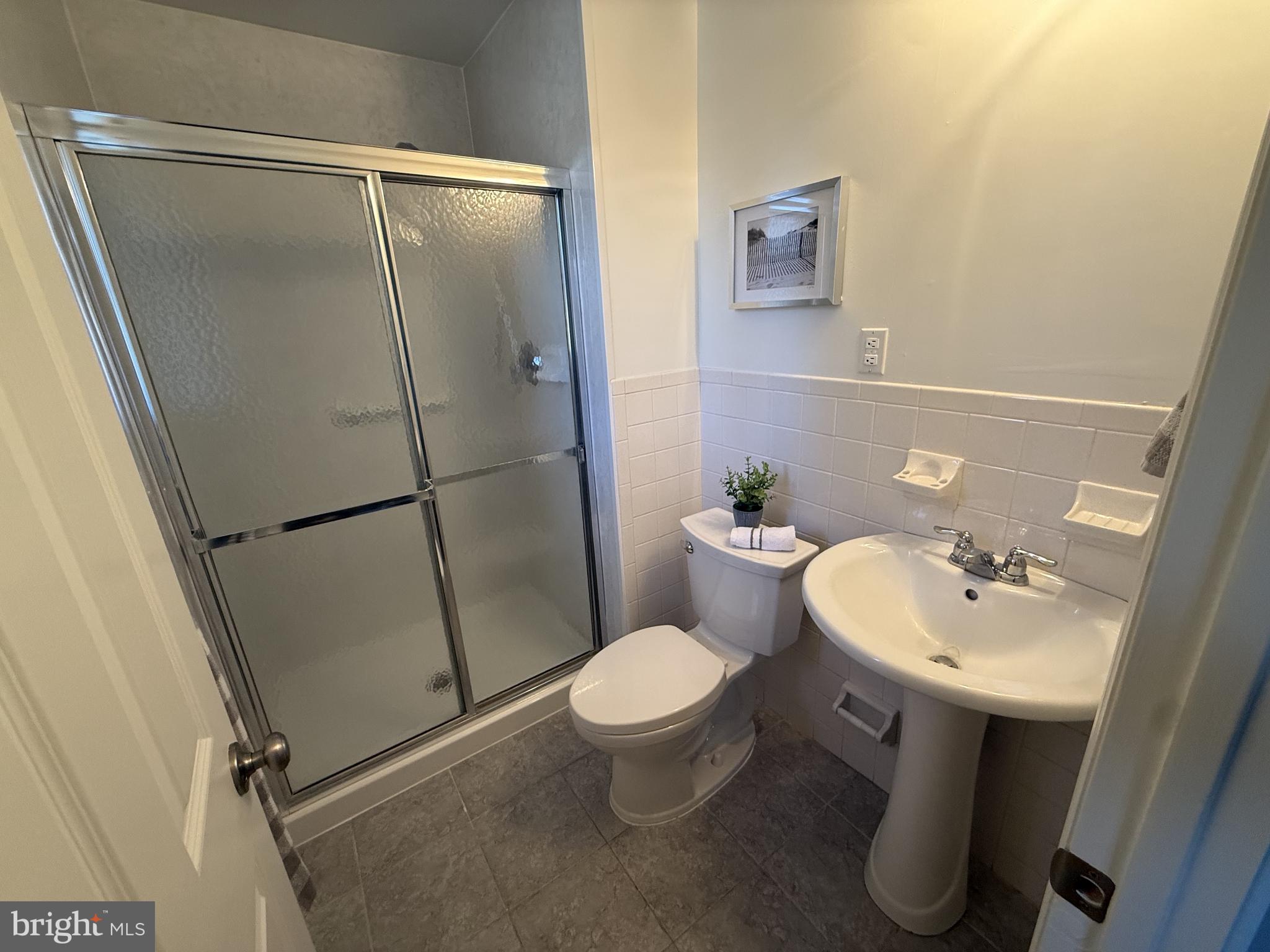 HICKORY HILLS - Residential