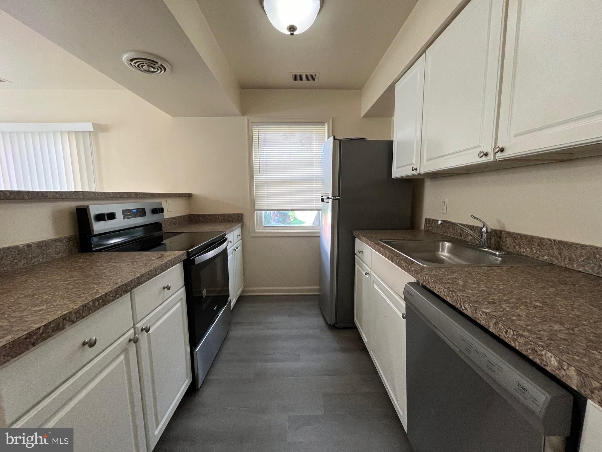 TERRACE TOWNE HOMES OF GUNSTON - Residential Lease