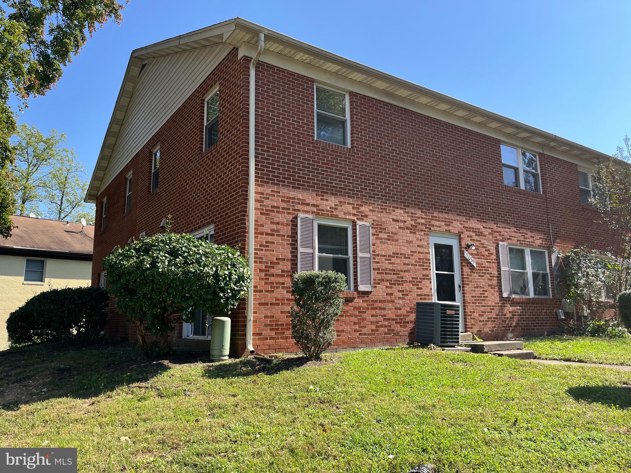 TERRACE TOWNE HOMES OF GUNSTON - Residential Lease