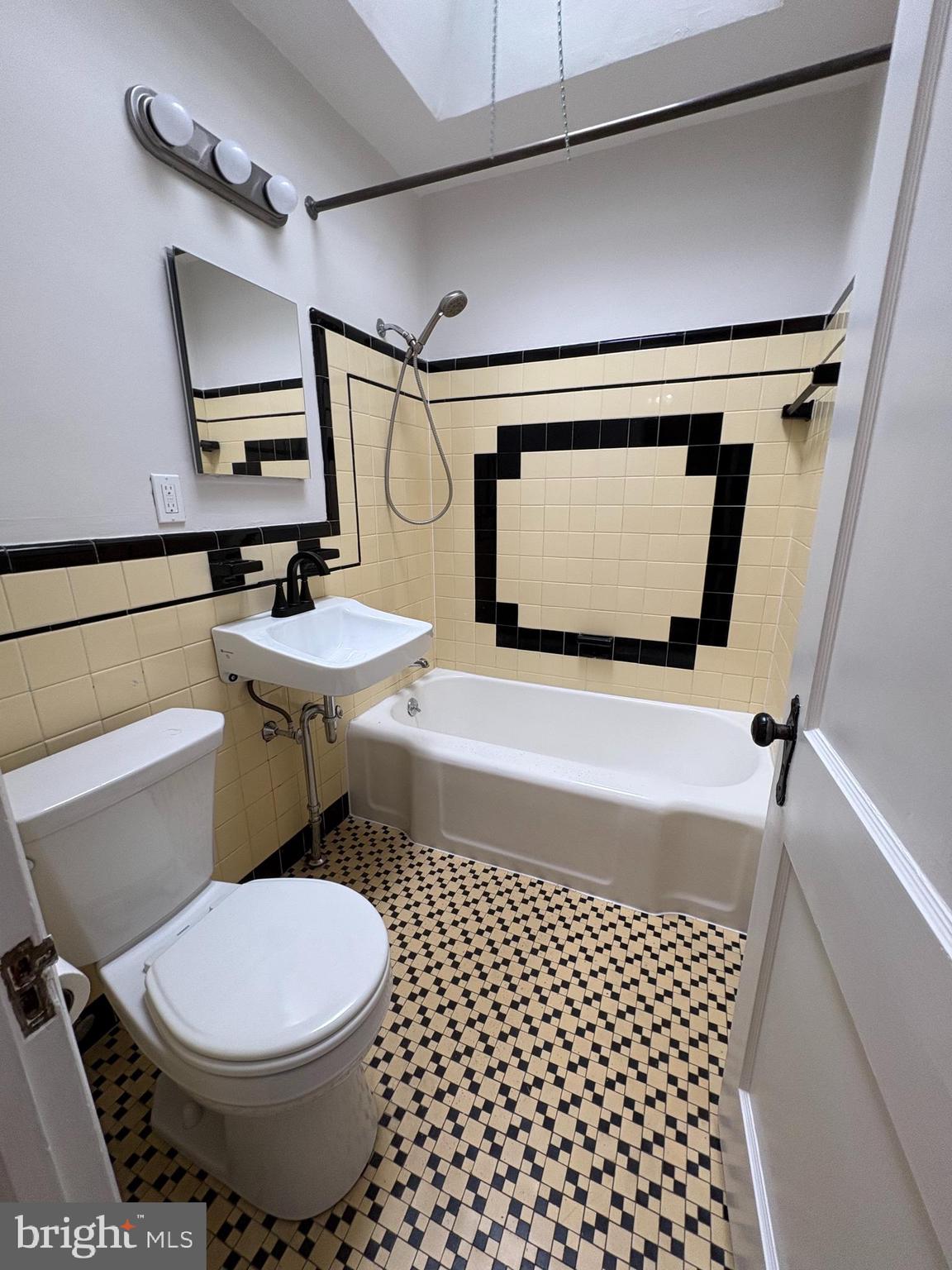 DREXEL PARK GARDEN - Residential Lease