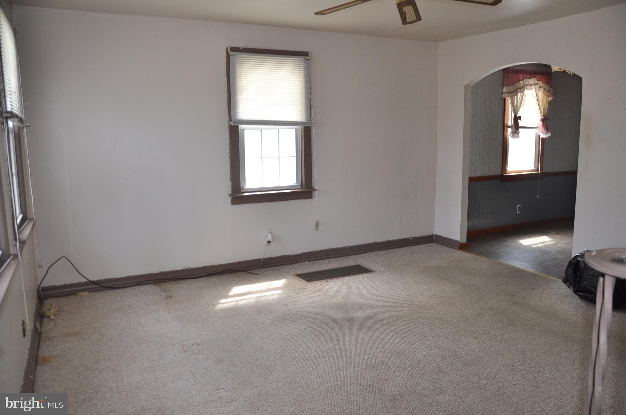 97 N READ AVENUE
