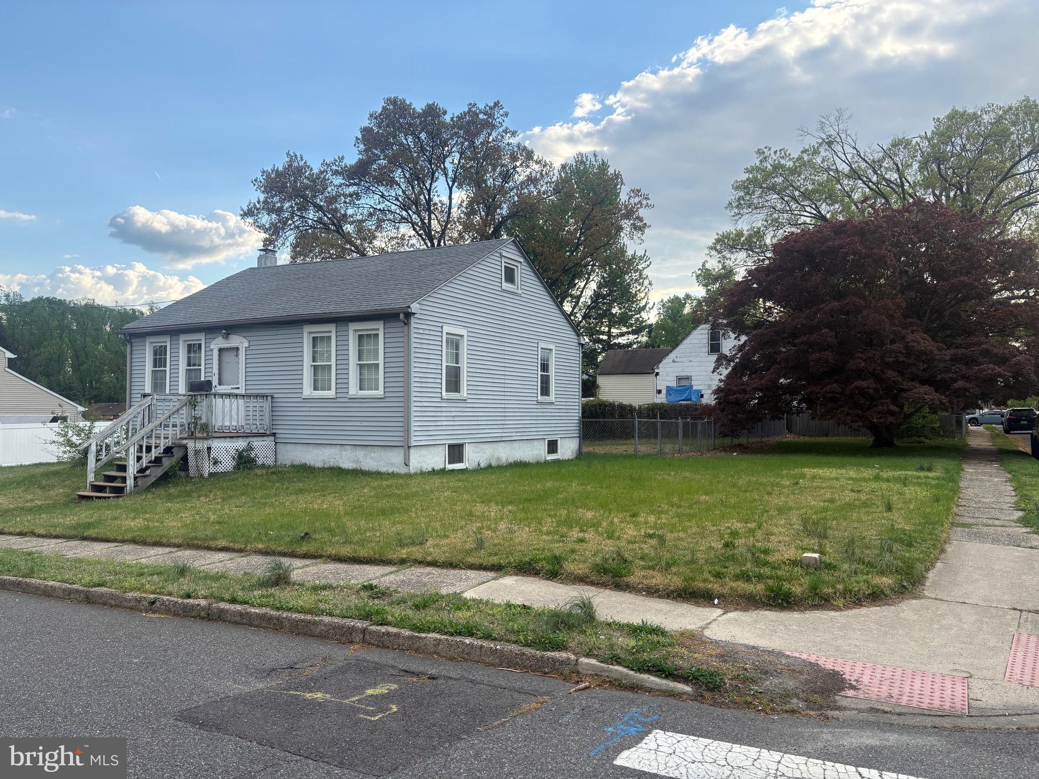 97 N READ AVENUE