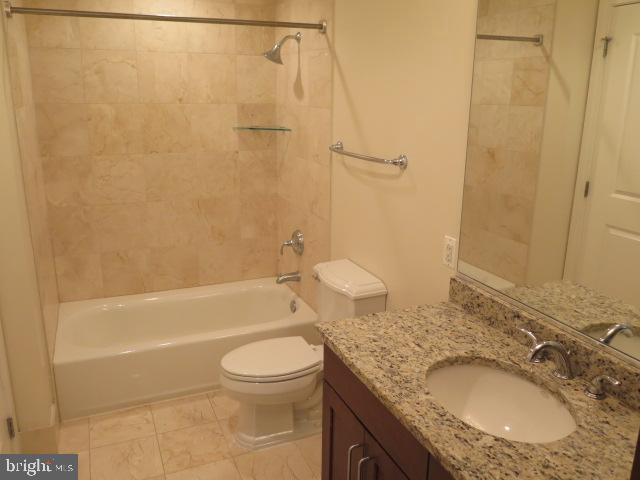 ONE PARK CREST - Residential Lease