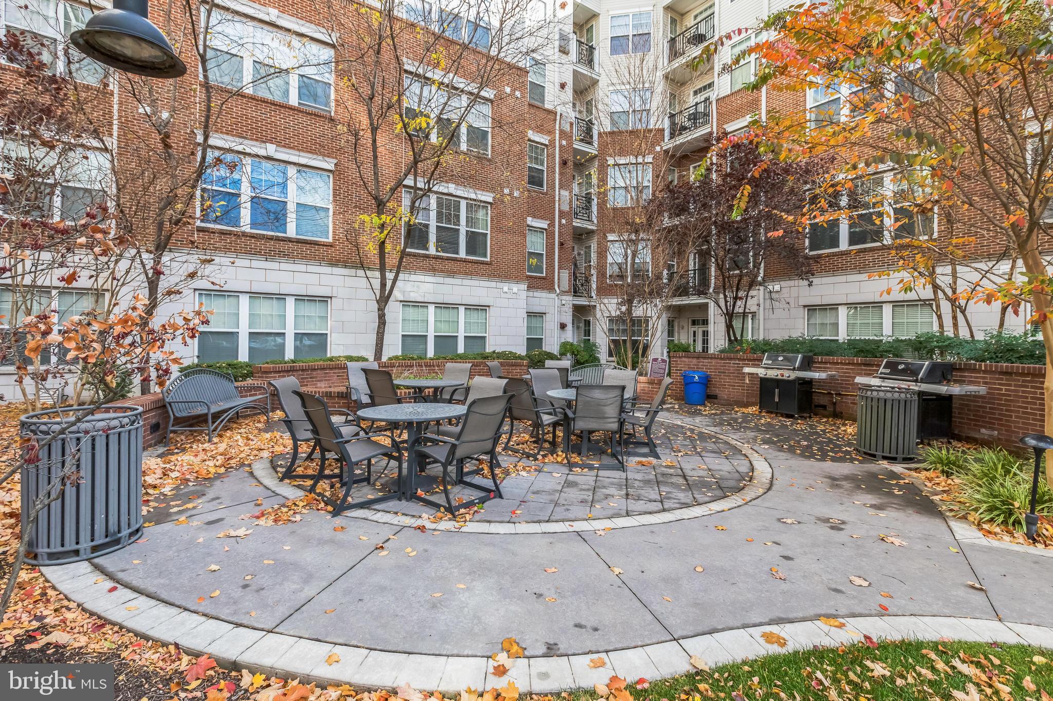 THE GRANDE AT RIVERVIEW - Residential