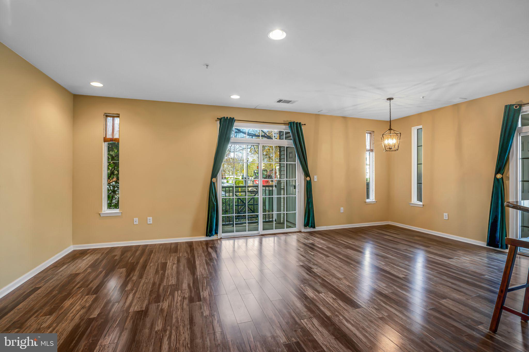 THE GRANDE AT RIVERVIEW - Residential