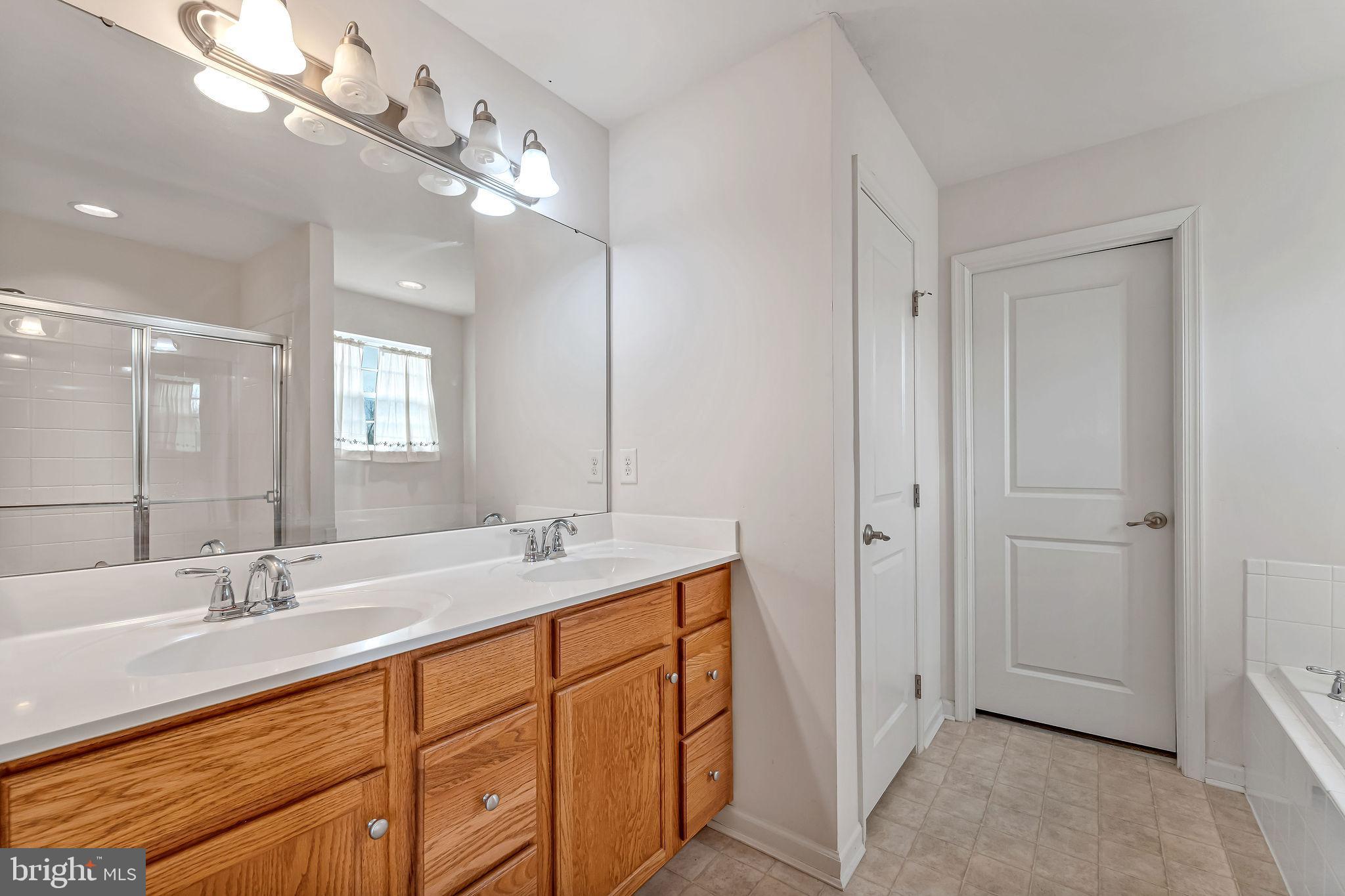 LUMS POND ESTATES - Residential