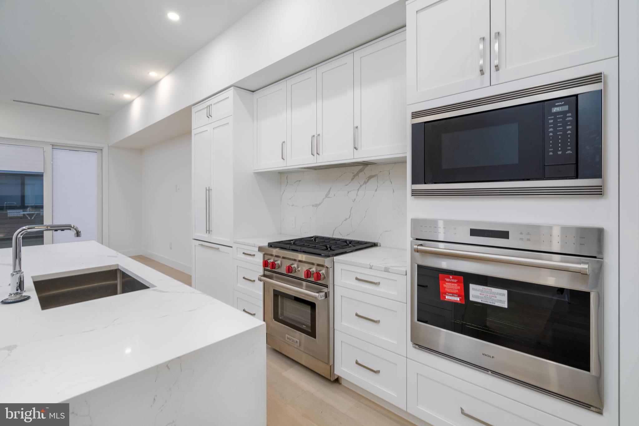 LOGAN SQUARE - Residential