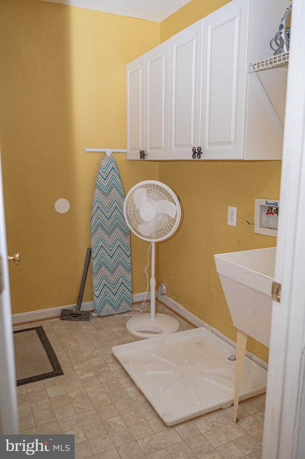 LOCUST HILL - Residential