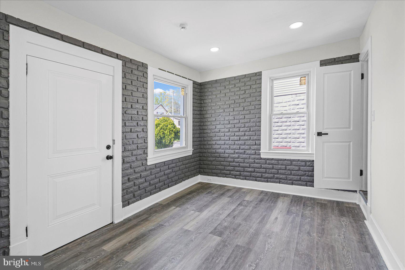 PARKVILLE - Residential