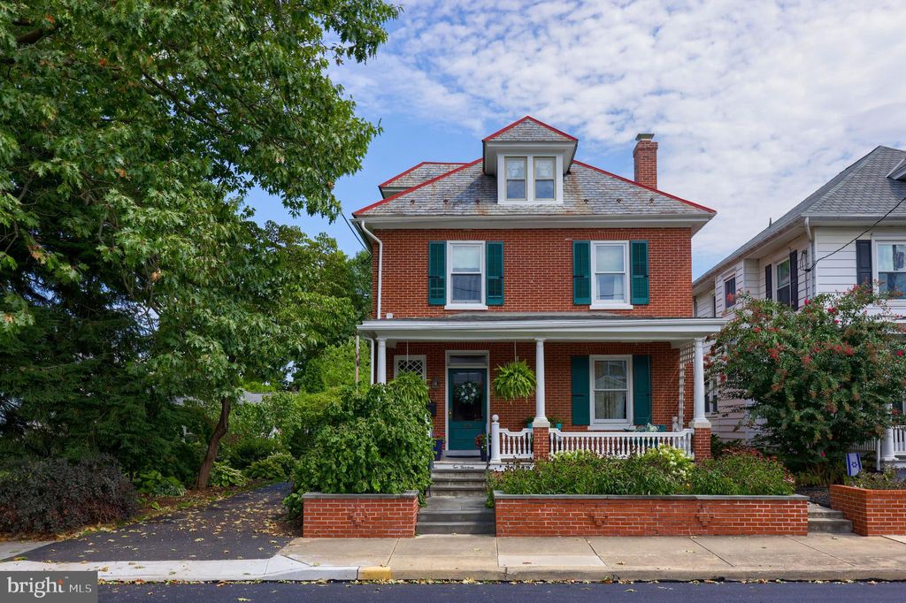 Photo of 213 S Spruce Street, Lititz, PA 17543 (MLS # PALA2056422)
