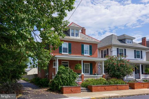Photo of 213 S Spruce Street, Lititz, PA 17543 (MLS # PALA2056422)