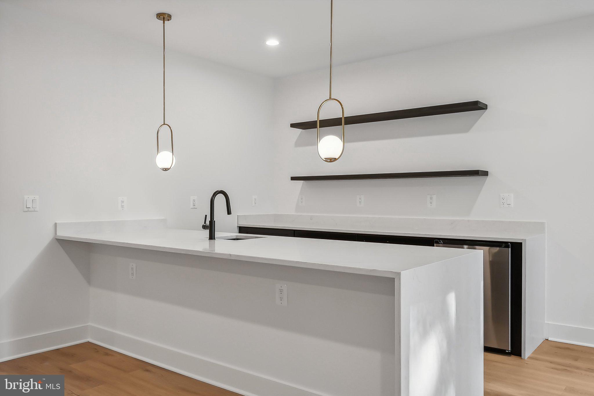 CHURCHILL - Residential