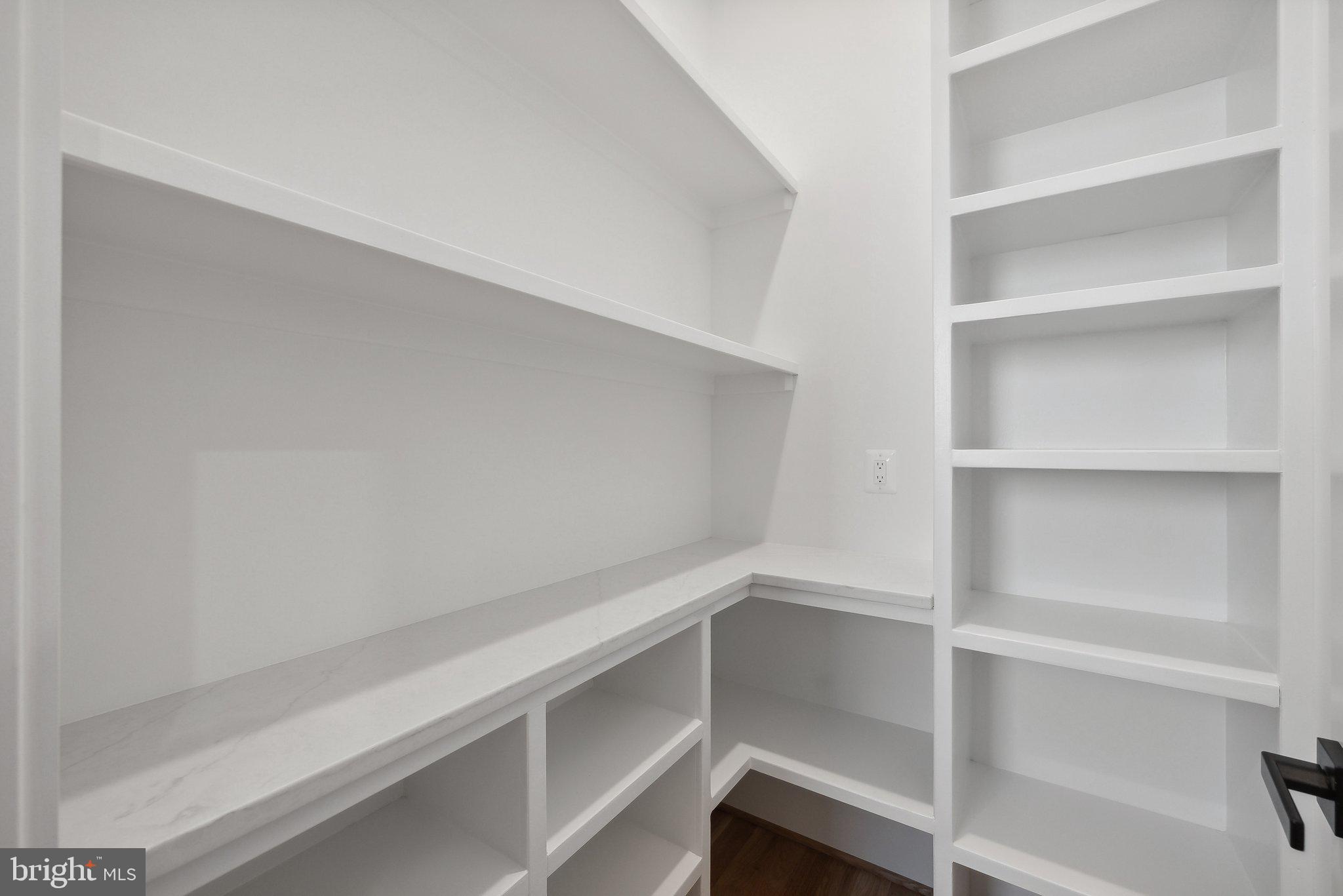 CHURCHILL - Residential