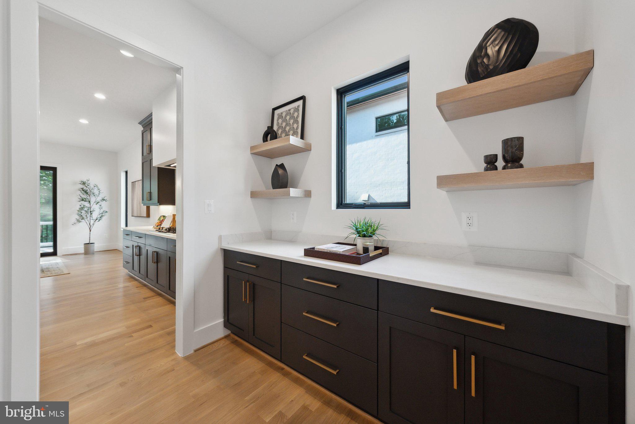 CHURCHILL - Residential