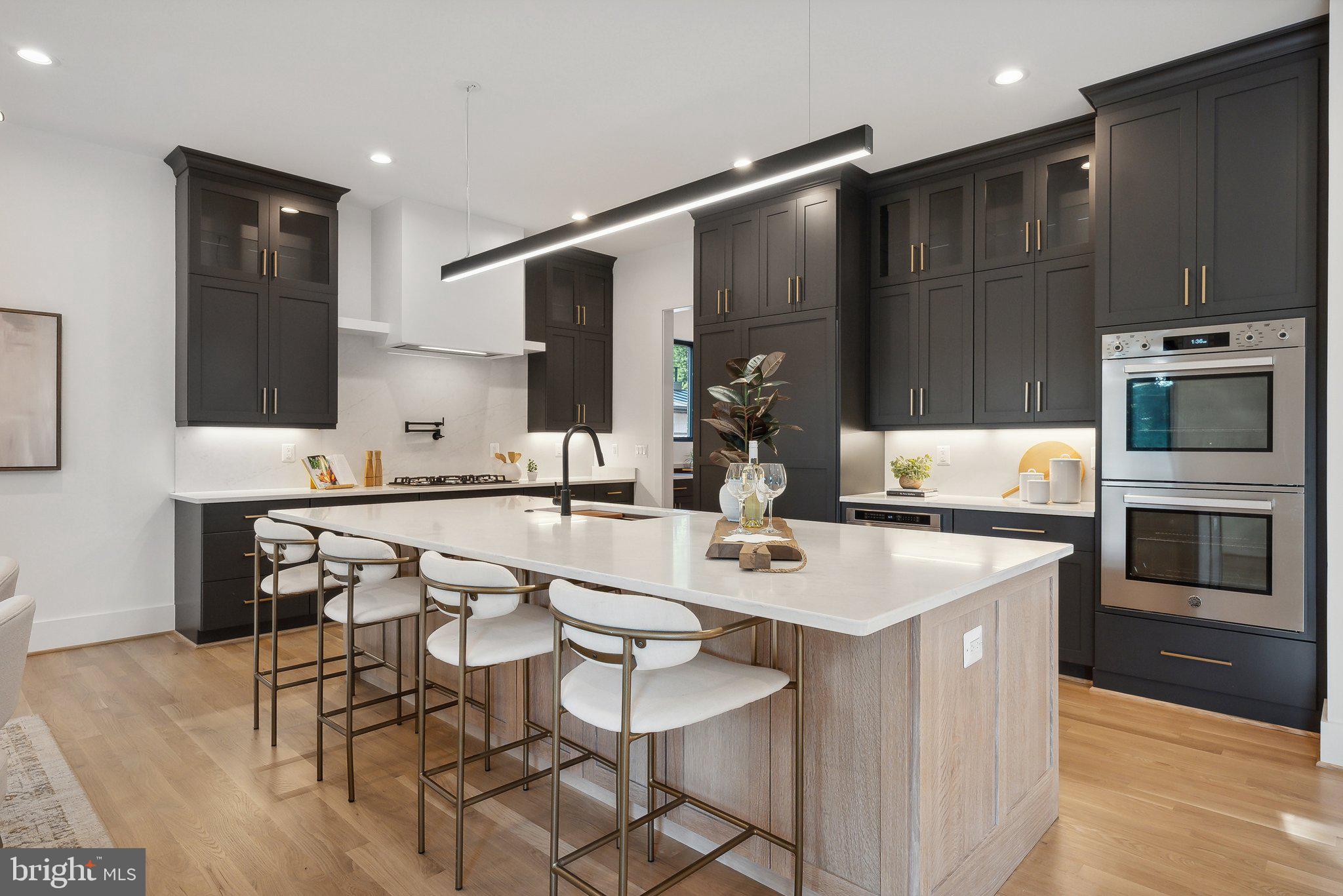 CHURCHILL - Residential