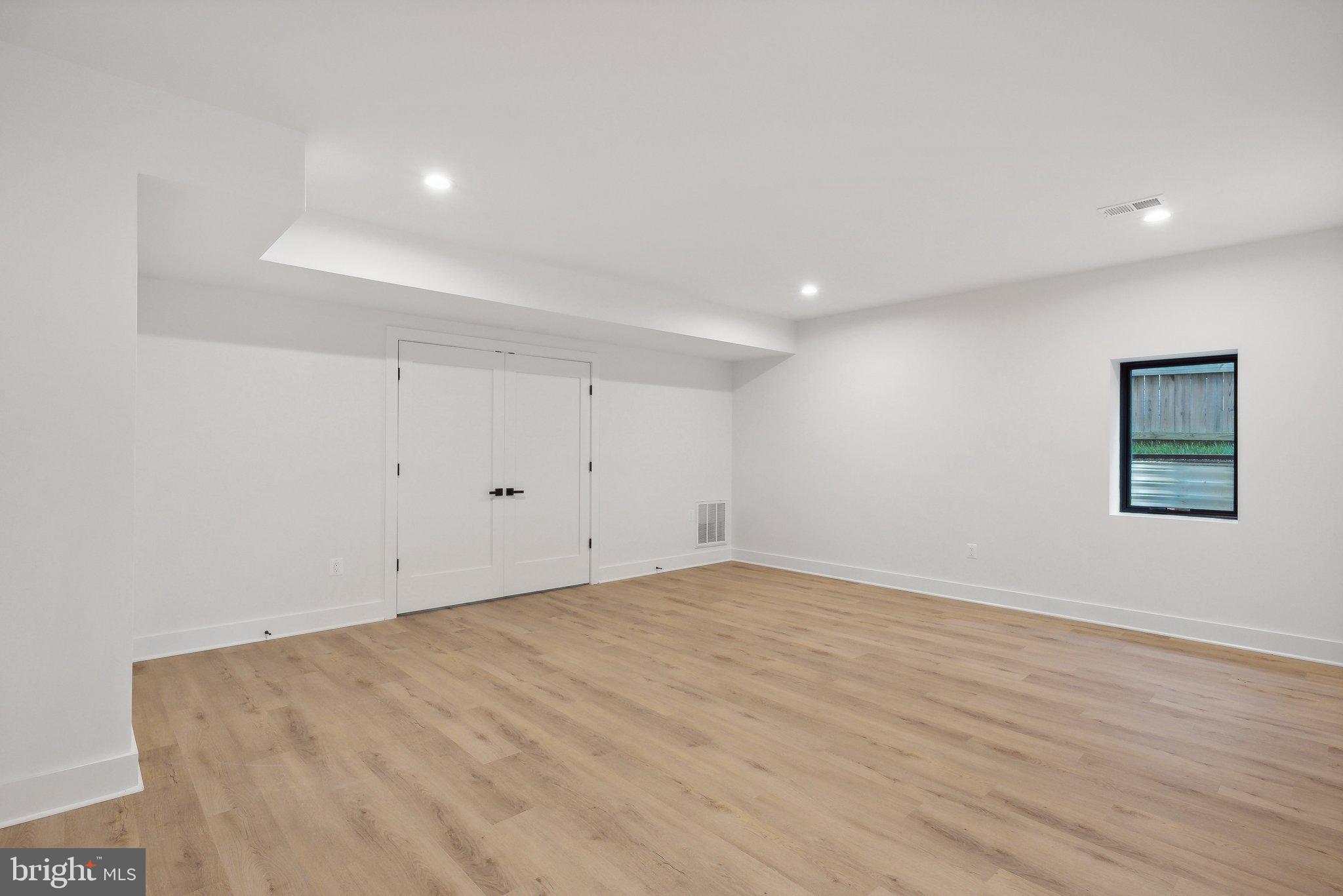 CHURCHILL - Residential