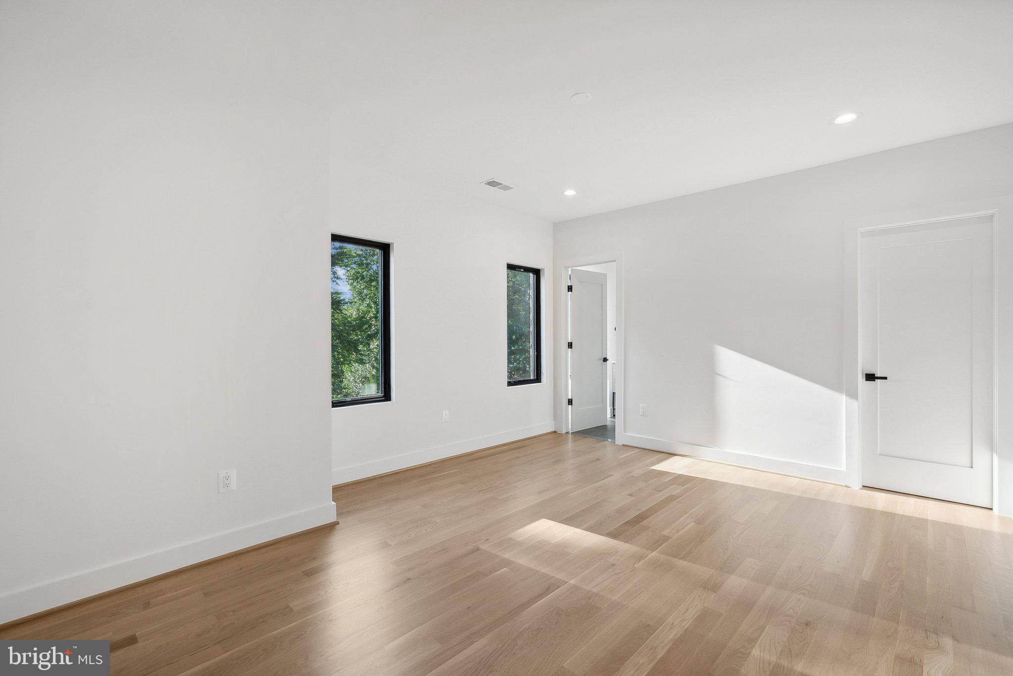 CHURCHILL - Residential