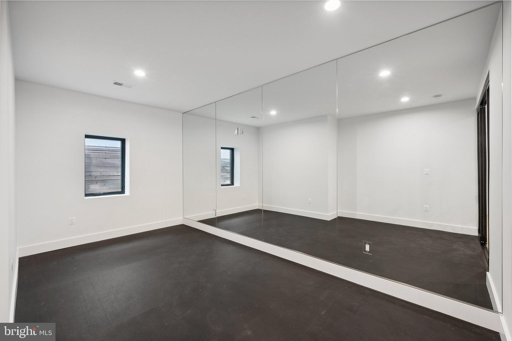 CHURCHILL - Residential