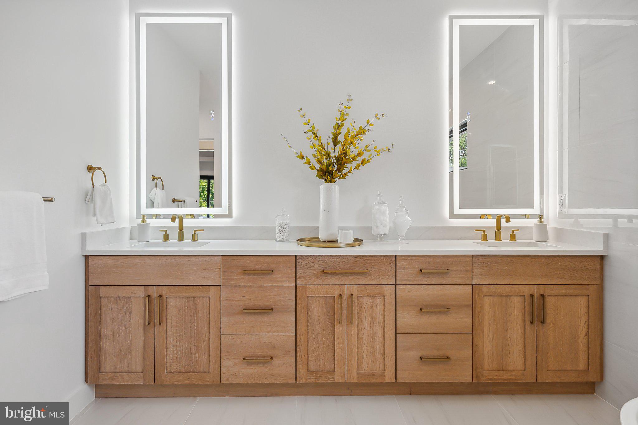 CHURCHILL - Residential