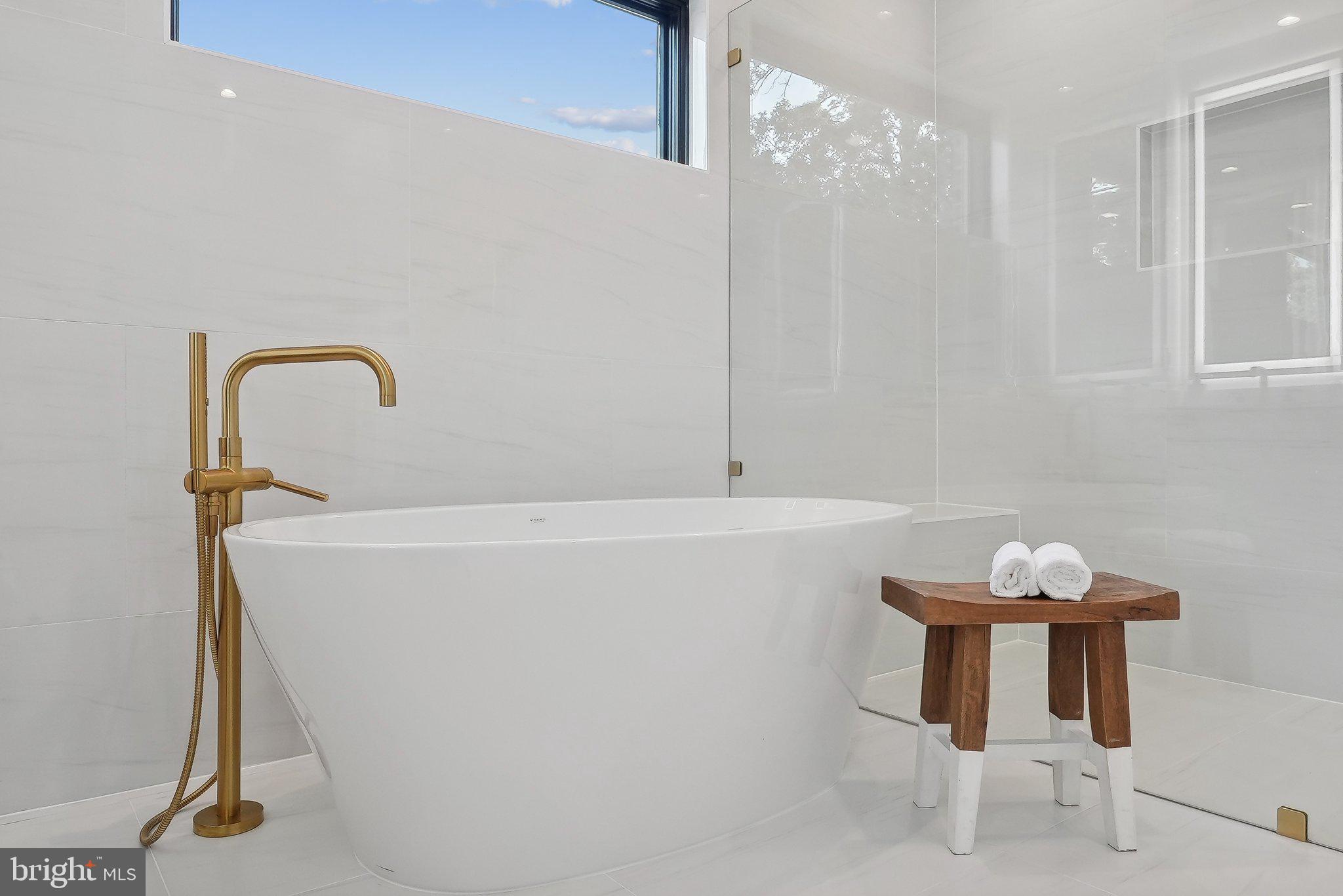 CHURCHILL - Residential